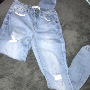 Light wash stretchy skinny jeans